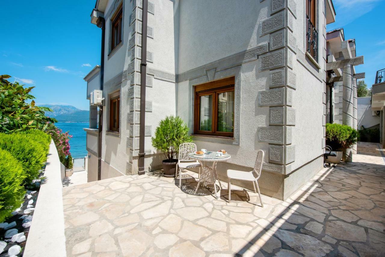 Santorini Apart Krasići Exterior foto